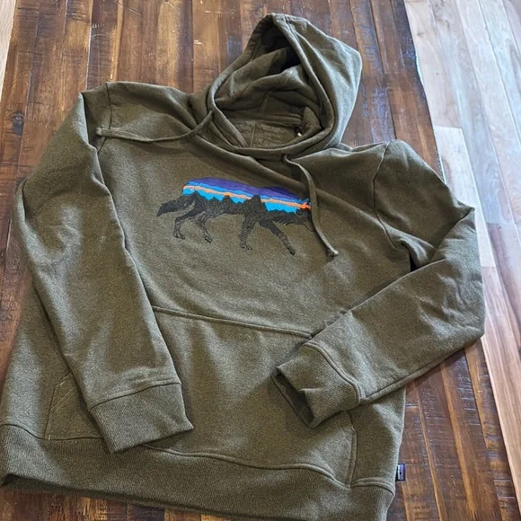 Mens Patagonia Olive Green Hoodie with Graphic Design Size Small - Picture 3 of 7